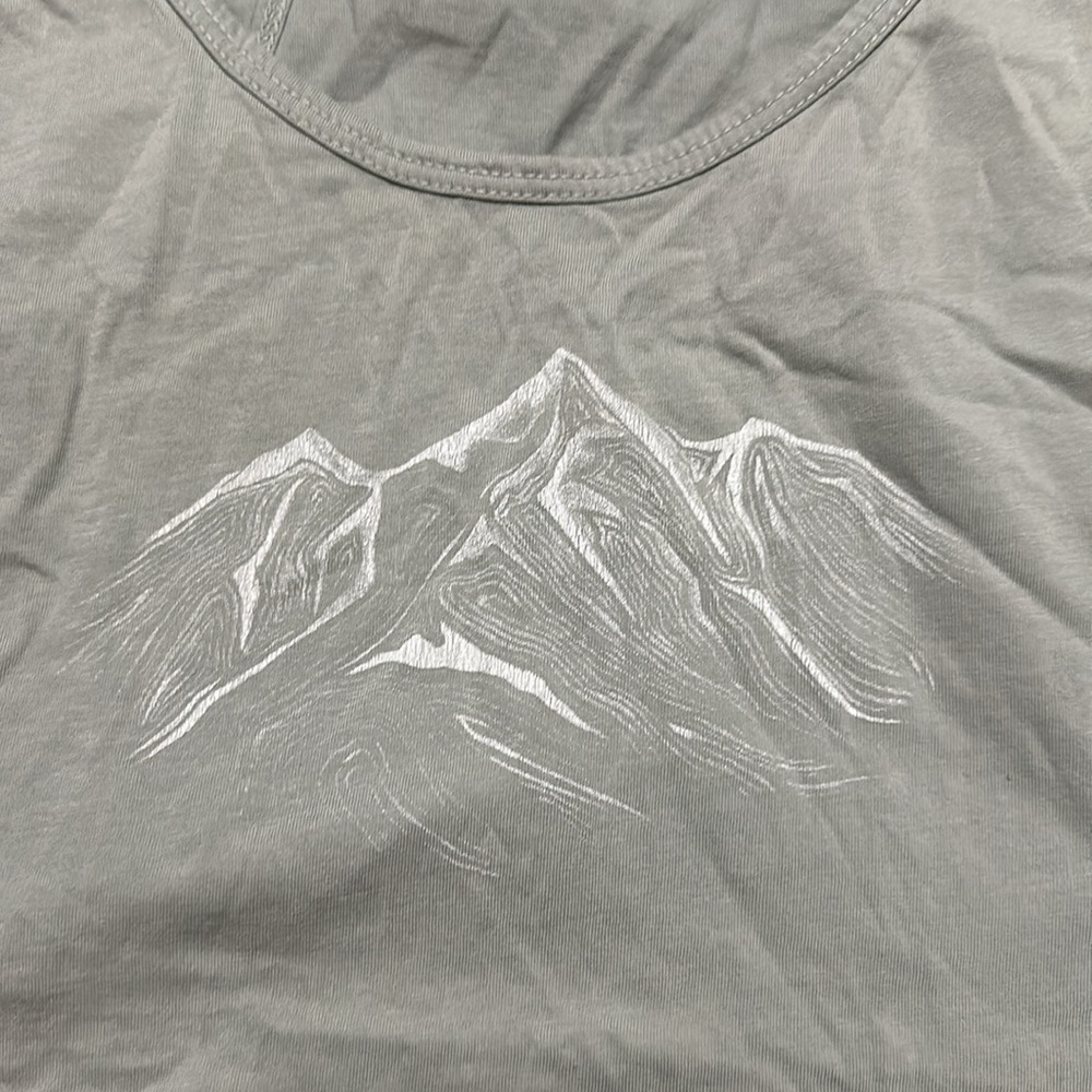 United by Blue  mountain range tank